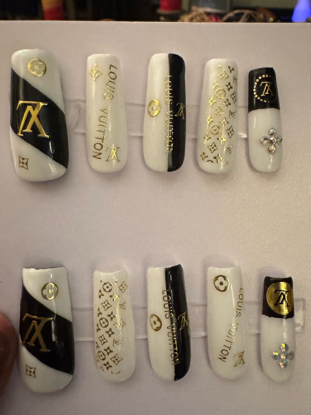 🖤🤍 💛Black, White & Gold Fashion L V Inspired Press-On Nails (Long Square)